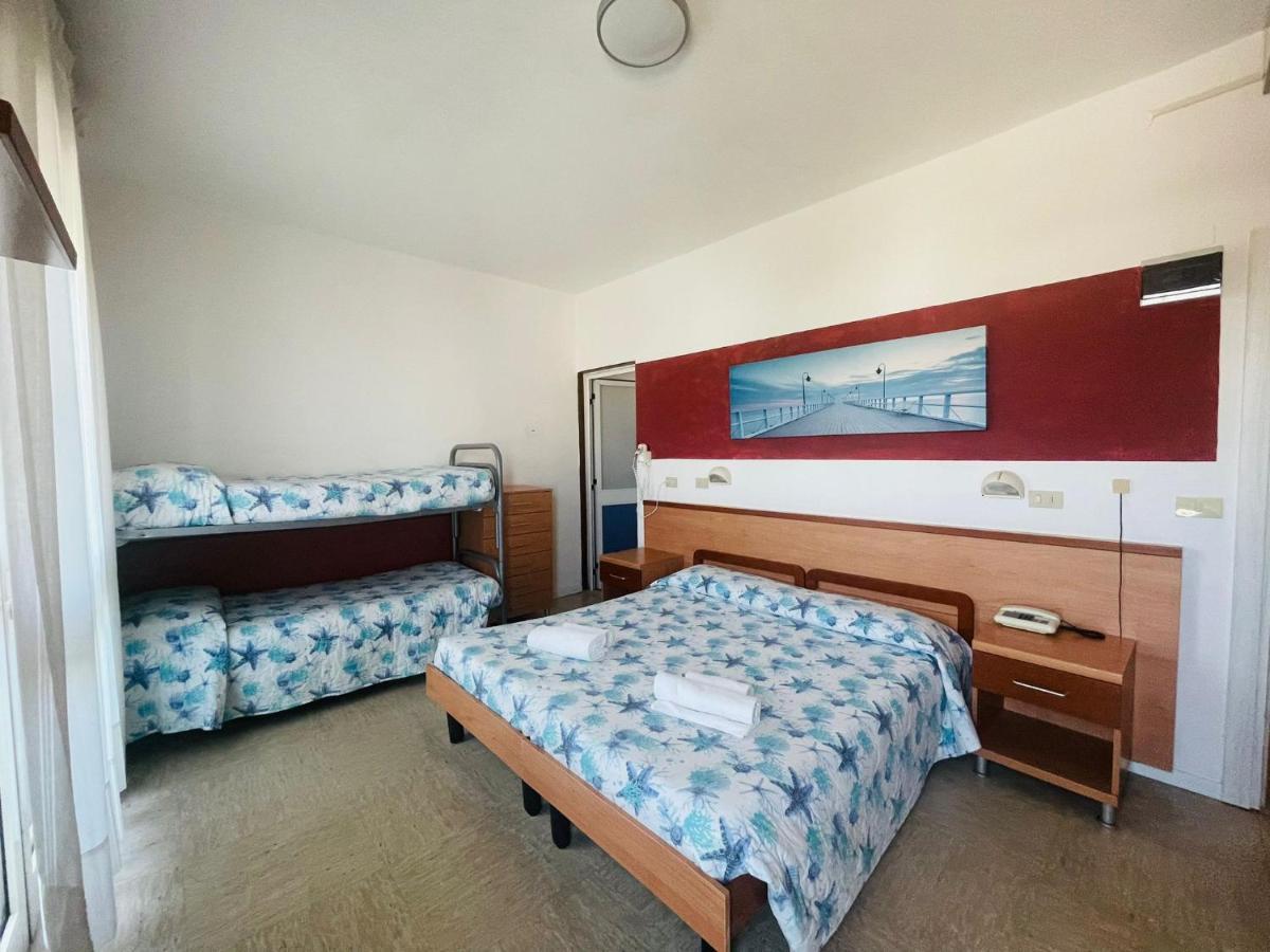 Quadruple Room,1416766545:JPEG
